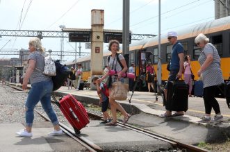 Regiojetov vlak sa turistima iz Češke stigao na riječki kolodvor