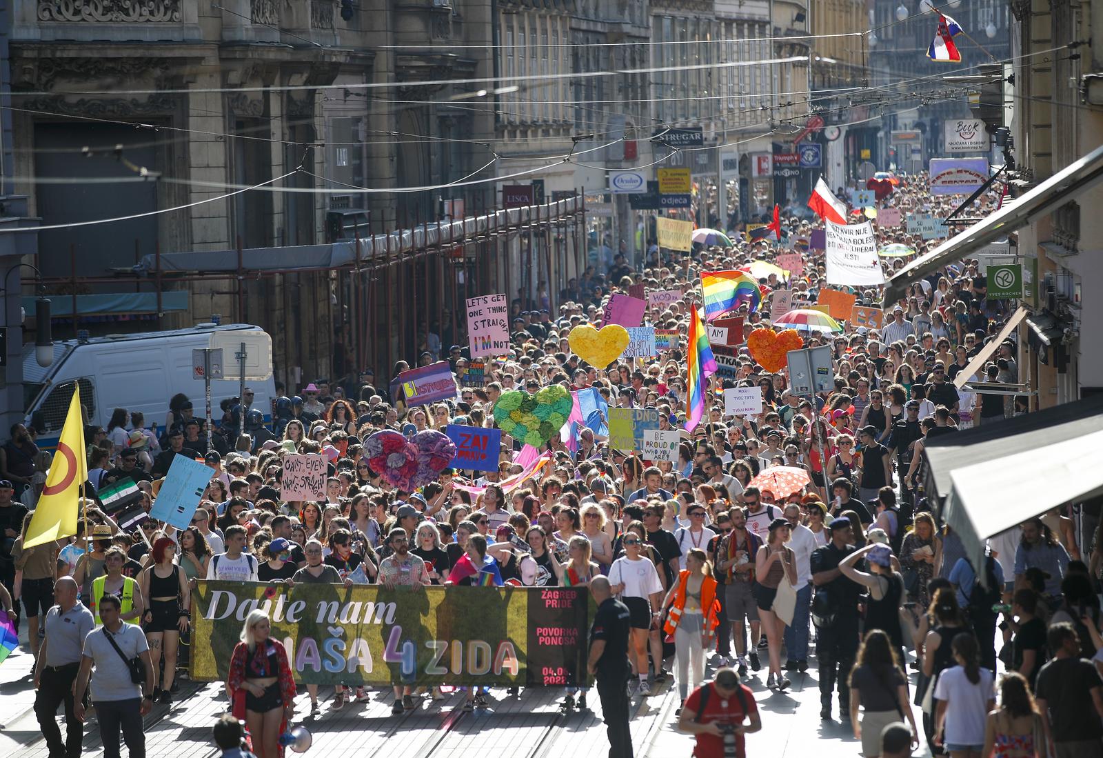 Zagreb: 21. Povorka ponosa pod sloganom “Dajte nam naša četiri zida!” Zagreb: 21. Povorka ponosa pod sloganom “Dajte nam naša četiri zida!”