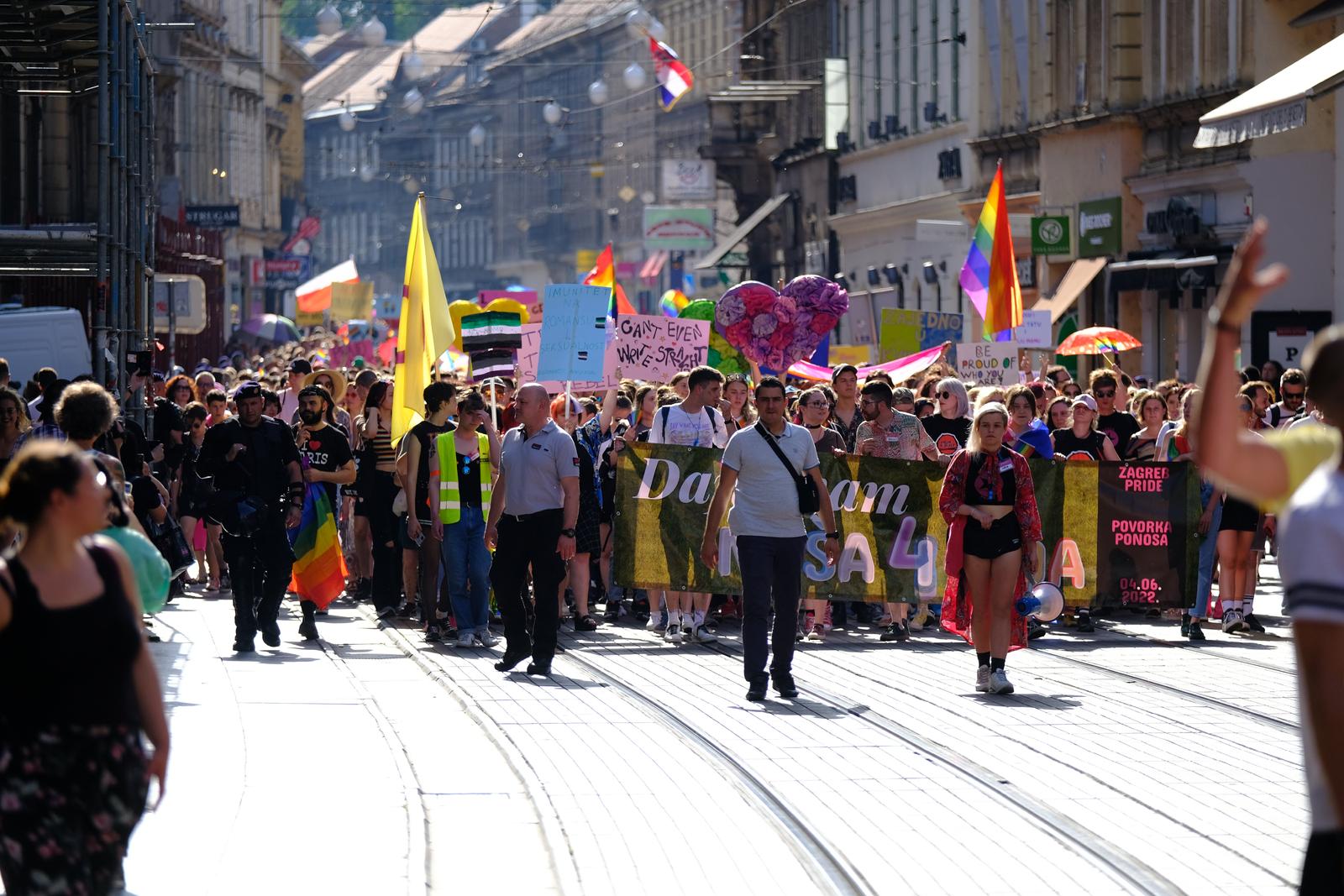 Zagreb: 21. Povorka ponosa pod sloganom “Dajte nam naša četiri zida!” Zagreb: 21. Povorka ponosa pod sloganom “Dajte nam naša četiri zida!”