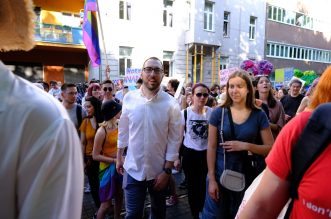 Zagreb: Poznati na 21. Povorci ponosa pod sloganom “Dajte nam naša četiri zida!” Zagreb: Poznati na 21. Povorci ponosa pod sloganom “Dajte nam naša četiri zida!”