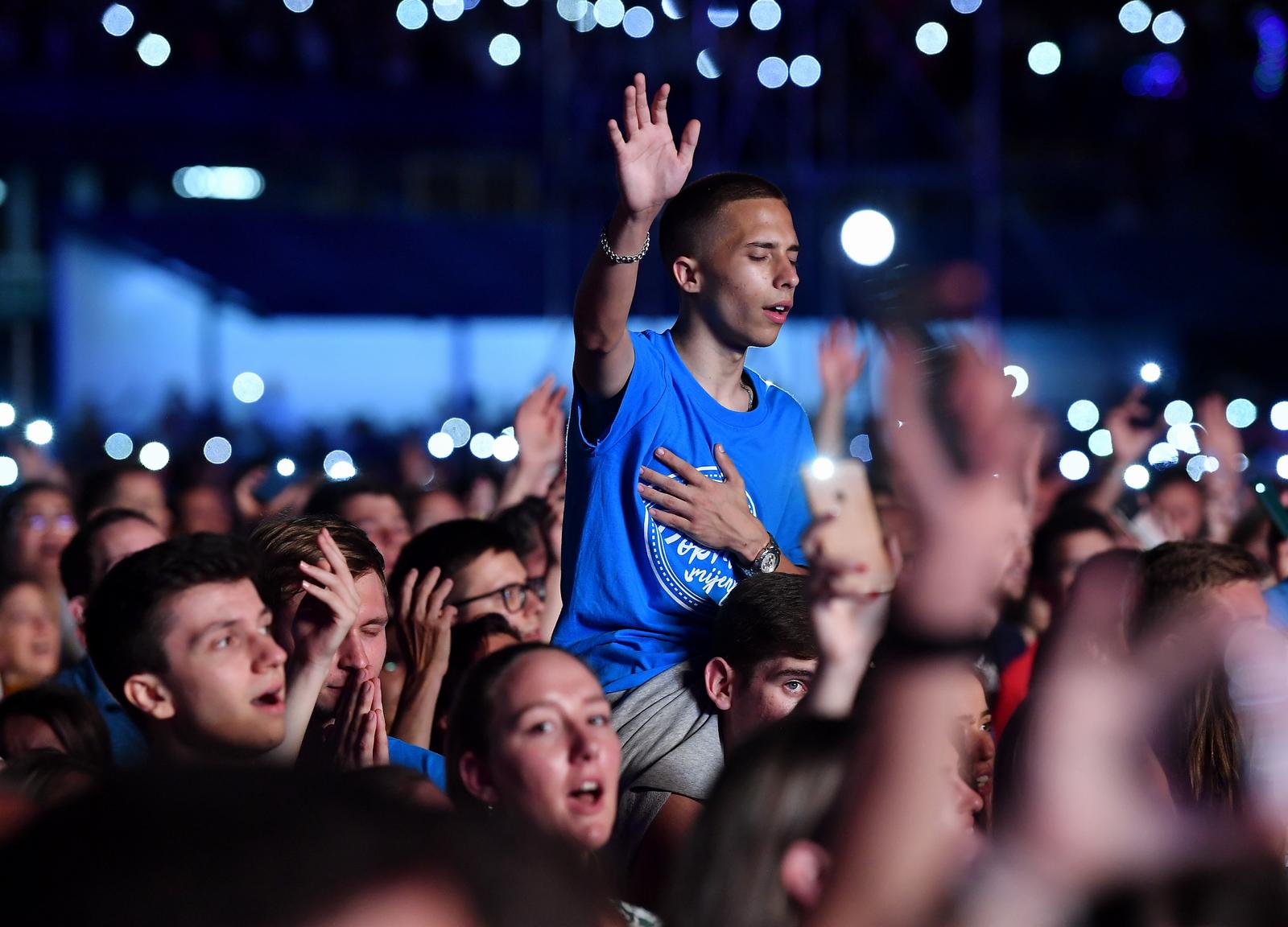 Zagreb: Duhovni koncert “Progledaj srcem” na stadionu Maksimir Zagreb: Duhovni koncert “Progledaj srcem” na stadionu Maksimir