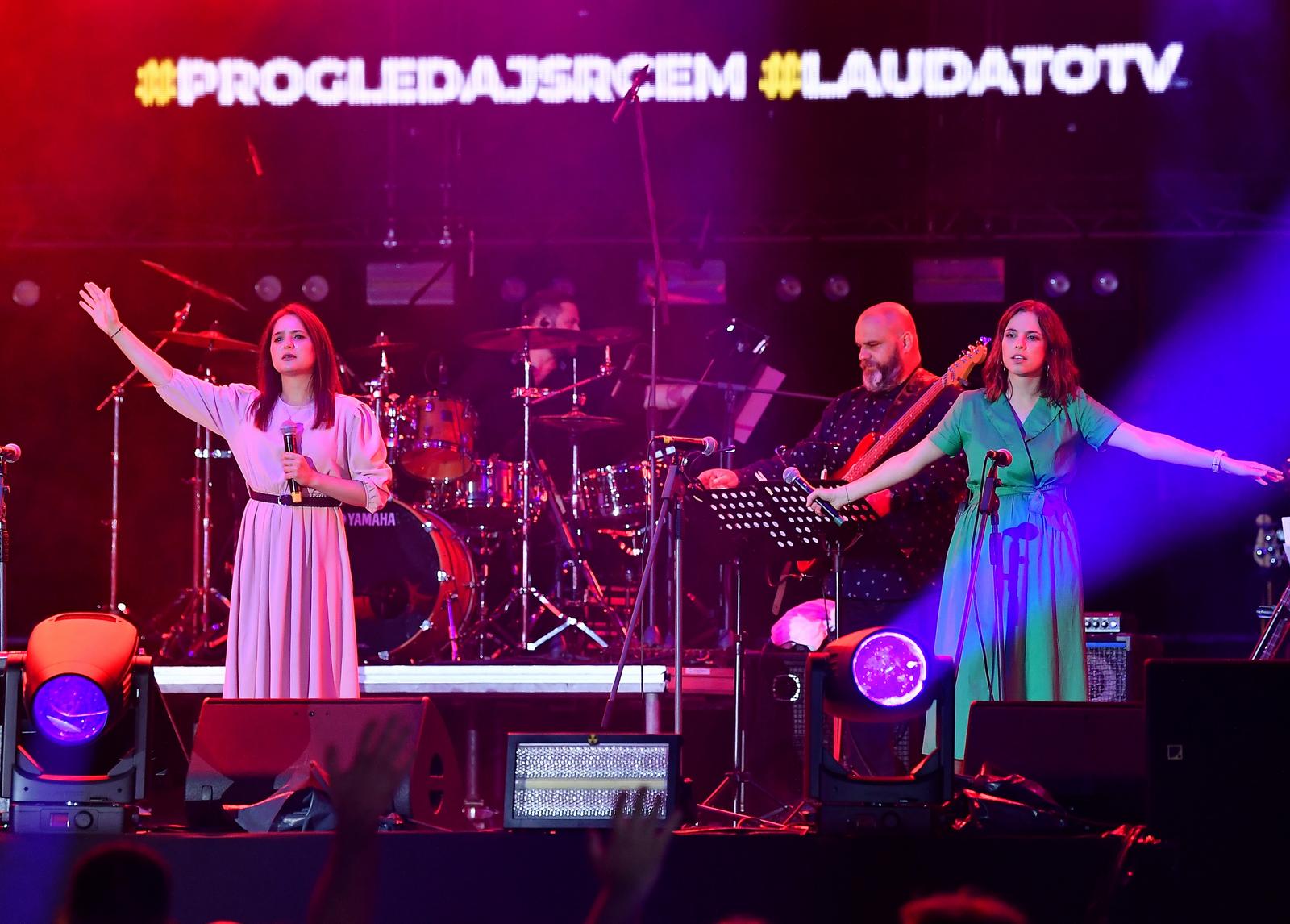 Zagreb: Duhovni koncert “Progledaj srcem” na stadionu Maksimir Zagreb: Duhovni koncert “Progledaj srcem” na stadionu Maksimir
