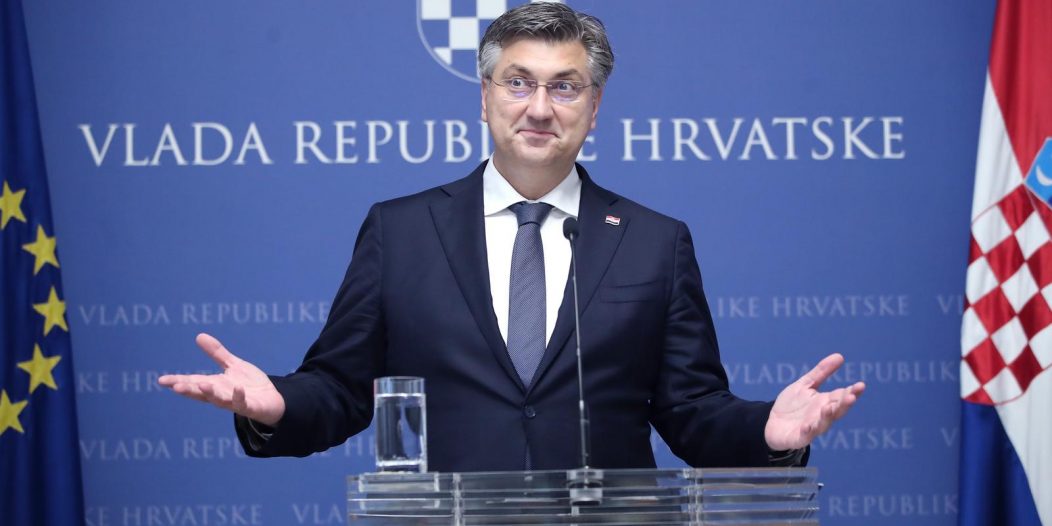 Plenković predstavio zakonske izmjene vezane uz novi model obiteljske mirovine i povećanje najnižih mirovina Plenković predstavio zakonske izmjene vezane uz novi model obiteljske mirovine i povećanje najnižih mirovina
