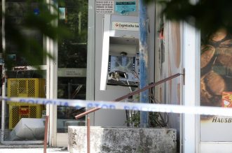 Rijeka: U ranim jutarnjim satima raznesen je bankomat Zagrebačke banke Rijeka: U ranim jutarnjim satima raznesen je bankomat Zagrebačke banke