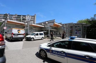 Rijeka: U ranim jutarnjim satima raznesen je bankomat Zagrebačke banke Rijeka: U ranim jutarnjim satima raznesen je bankomat Zagrebačke banke