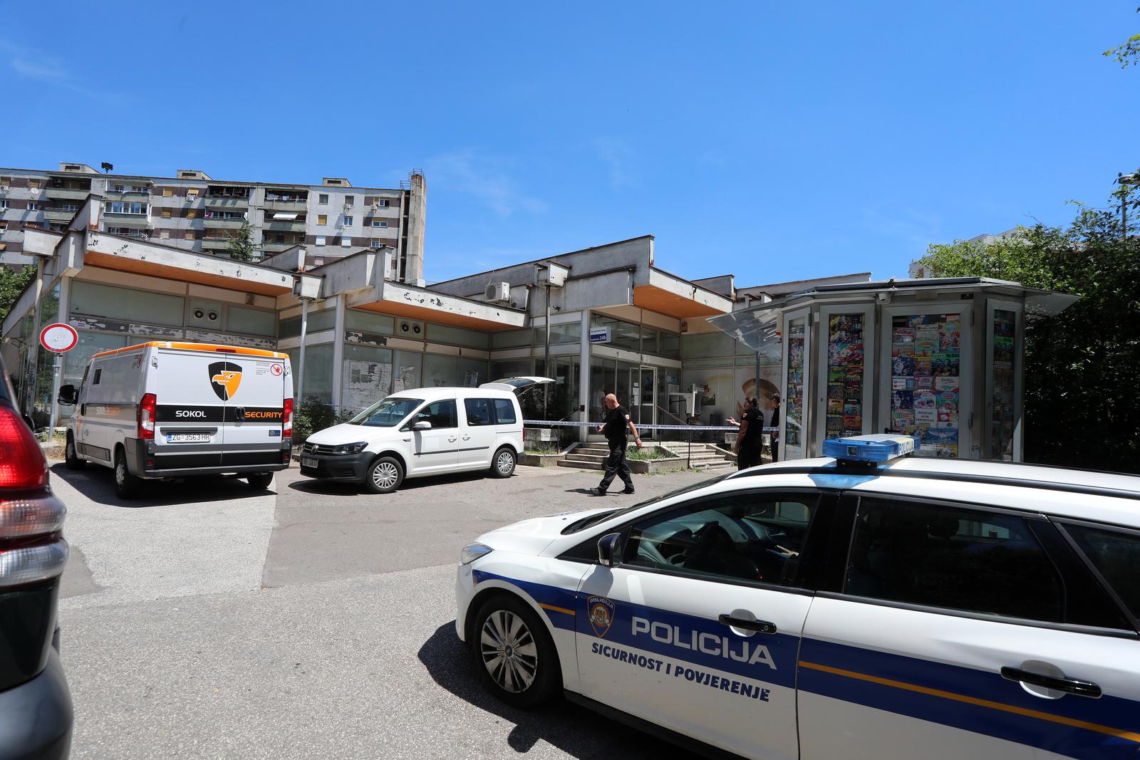 Rijeka: U ranim jutarnjim satima raznesen je bankomat Zagrebačke banke Rijeka: U ranim jutarnjim satima raznesen je bankomat Zagrebačke banke