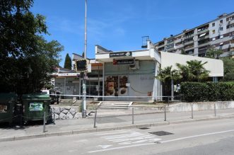 Rijeka: U ranim jutarnjim satima raznesen je bankomat Zagrebačke banke Rijeka: U ranim jutarnjim satima raznesen je bankomat Zagrebačke banke