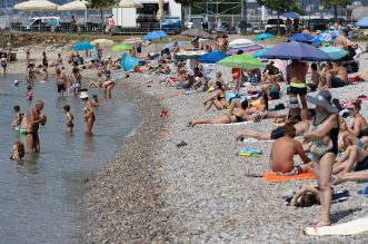 Prvi dan ljeta na plaži Kantrida Prvi dan ljeta na plaži Kantrida