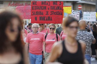 Rijeka: Mirno prosvjedno okupljanje “Hod za slobodu” Rijeka: Mirno prosvjedno okupljanje “Hod za slobodu”
