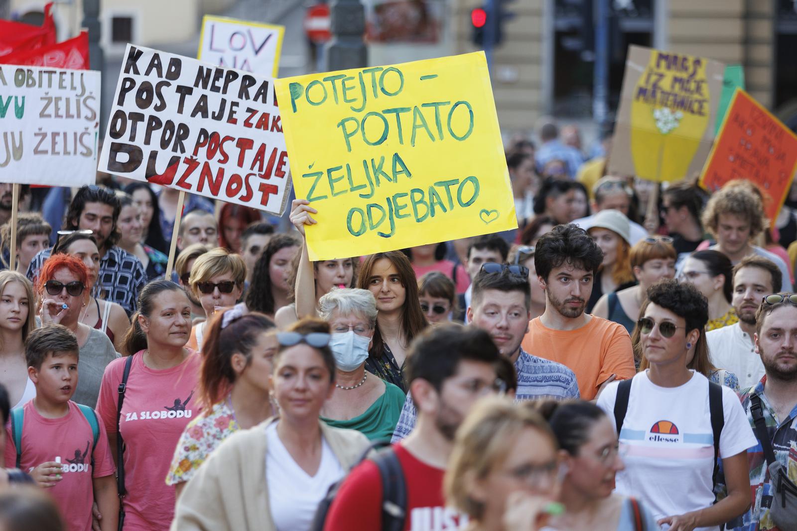 Rijeka: Mirno prosvjedno okupljanje “Hod za slobodu” Rijeka: Mirno prosvjedno okupljanje “Hod za slobodu”