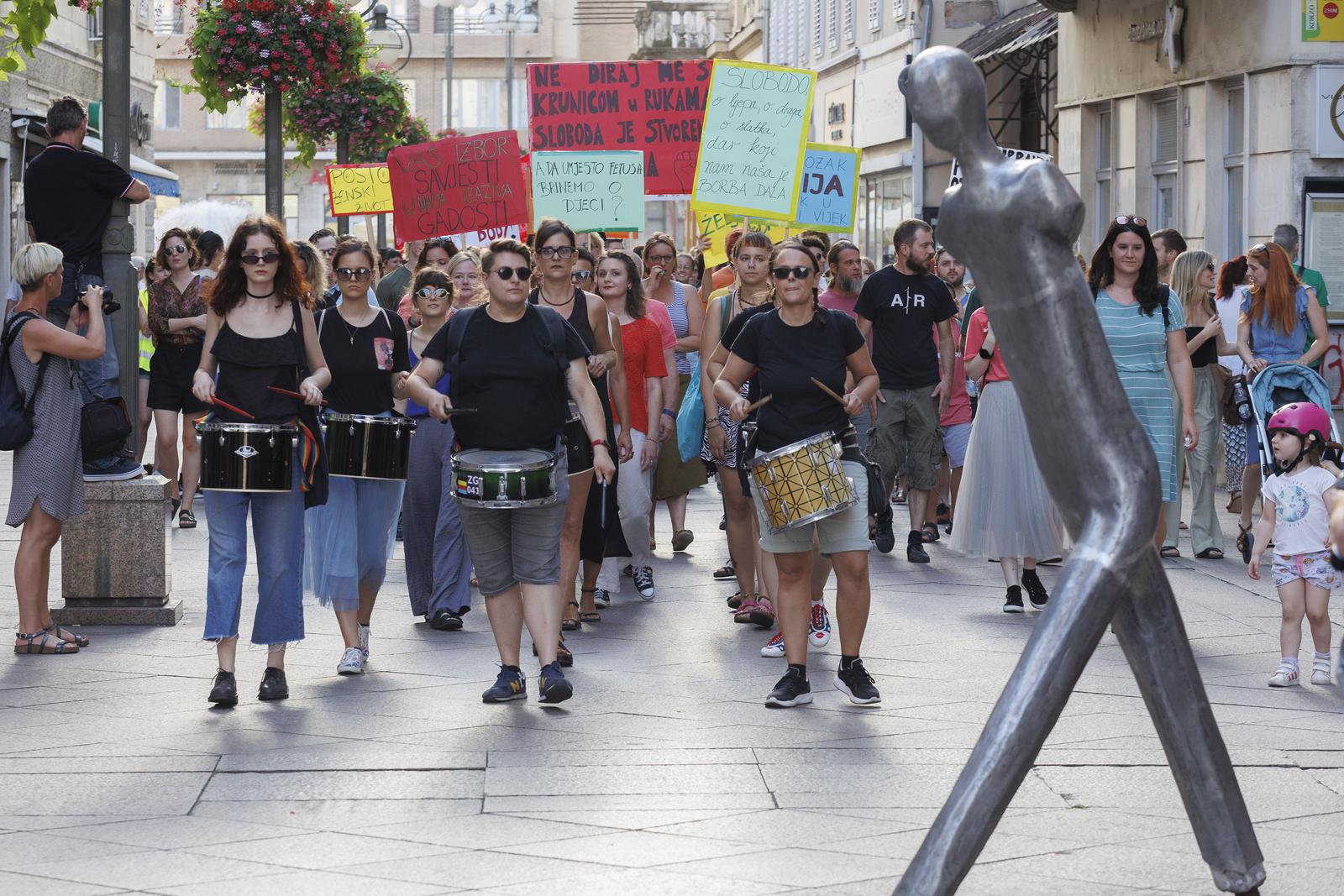 Rijeka: Mirno prosvjedno okupljanje “Hod za slobodu” Rijeka: Mirno prosvjedno okupljanje “Hod za slobodu”