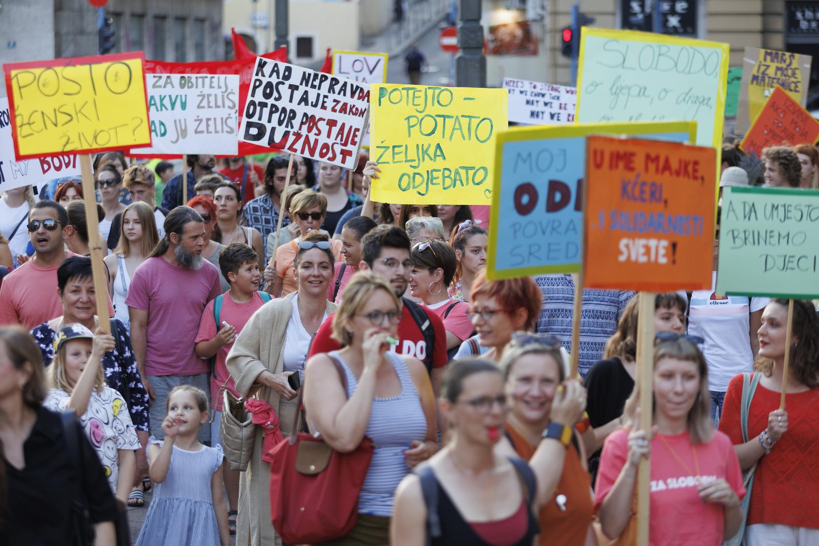 Rijeka: Mirno prosvjedno okupljanje “Hod za slobodu” Rijeka: Mirno prosvjedno okupljanje “Hod za slobodu”