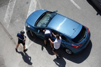 Pula: Tučnjava zbog nepropisnog parkiranja i blokiranja ulaza na parkiralište