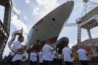 U riječkom brodogradilištu 3. Maj u more porinut kruzer za australskog naručitelja U riječkom brodogradilištu 3. Maj u more porinut kruzer za australskog naručitelja