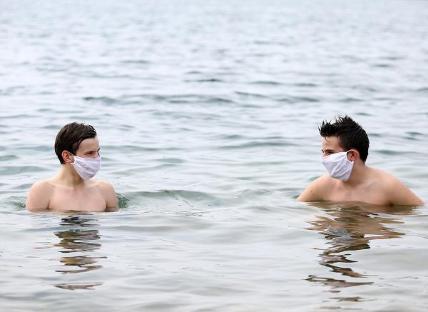 Šibenik: Prvo ovogodišnje kupanje na gradskoj plaži Banj
