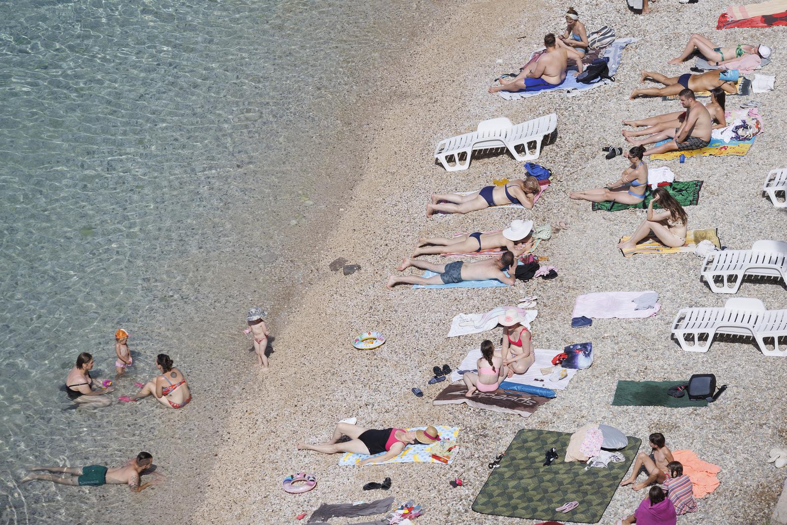Rijeka: Plaža Sablićevo od jutra je puna kupača