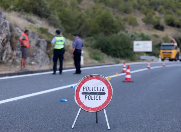 Jedna osoba poginula u slijetanju vozila u Šparadićima, policijski očevid u tijeku
