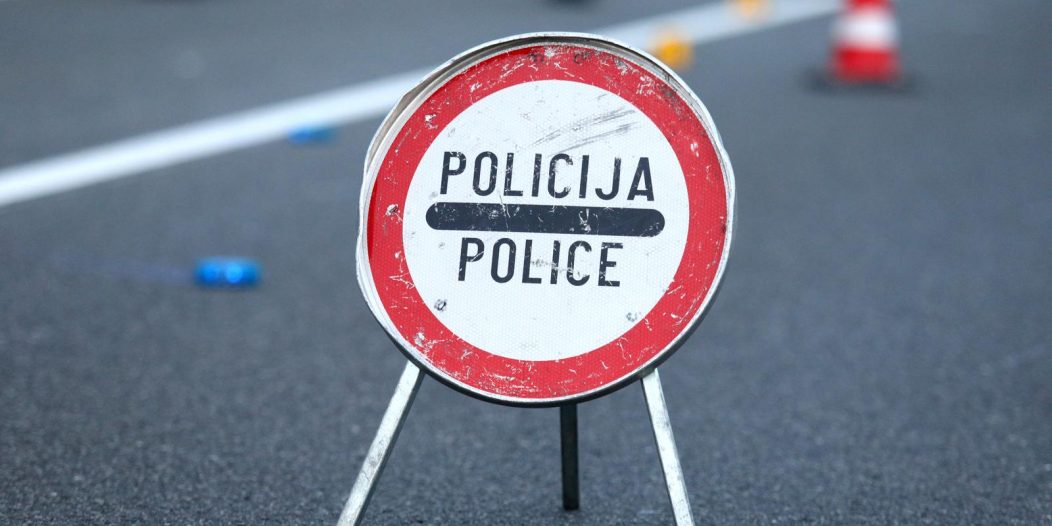 Jedna osoba poginula u slijetanju vozila u Šparadićima, policijski očevid u tijeku Jedna osoba poginula u slijetanju vozila u Šparadićima, policijski očevid u tijeku