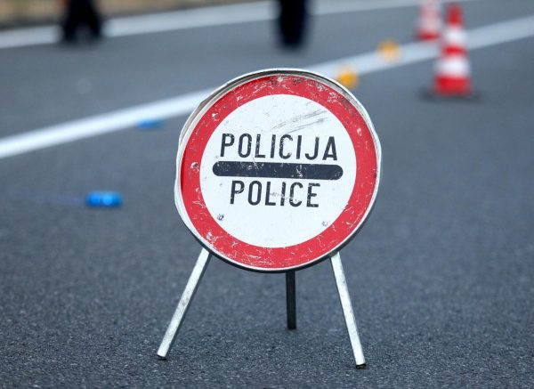 Jedna osoba poginula u slijetanju vozila u Šparadićima, policijski očevid u tijeku