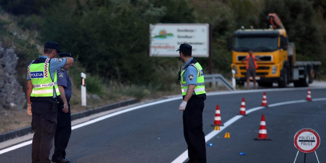 Jedna osoba poginula u slijetanju vozila u Šparadićima, policijski očevid u tijeku Jedna osoba poginula u slijetanju vozila u Šparadićima, policijski očevid u tijeku