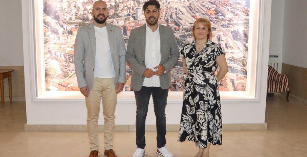 Susret-s-Hakanom-Temelom-predsjednikm-Odbora-za-partnerske-i-međunarodne-odnose-Grada-Neussa-1 Susret-s-Hakanom-Temelom-predsjednikm-Odbora-za-partnerske-i-međunarodne-odnose-Grada-Neussa-1
