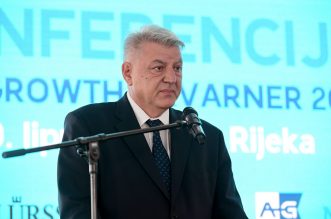 Župan Zlatko Komadina_Konferencija_Blue Growth_Rijeka_foto-Vedran Karuza_Novi list (2) Župan Zlatko Komadina_Konferencija_Blue Growth_Rijeka_foto-Vedran Karuza_Novi list (2)