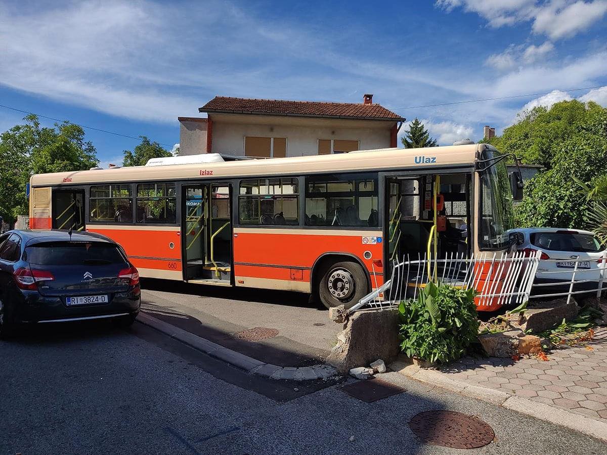grbci autobus 12
