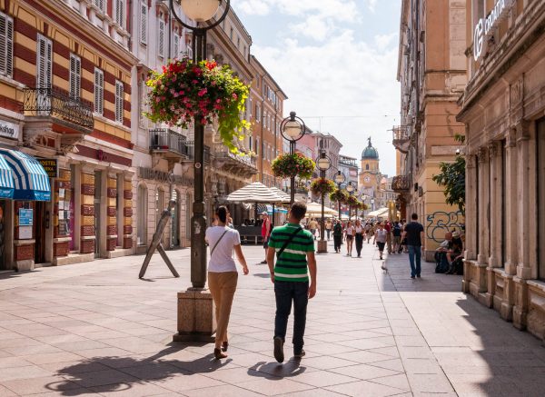 ilustrativna Rijeka centar promet pješaci ljeto-6