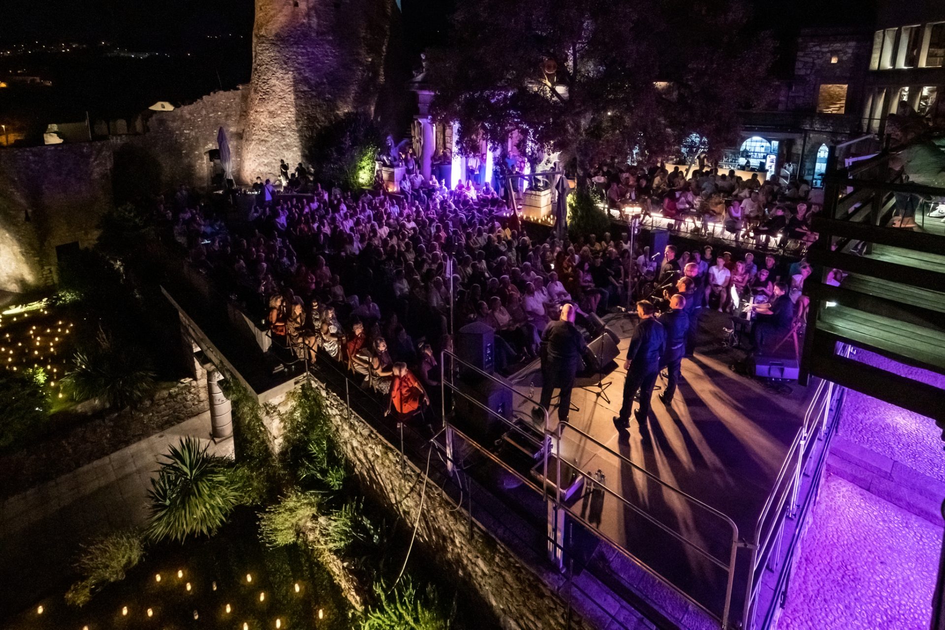 2022_07_29-21_45_09-00026_ILCE-7M3-low-light