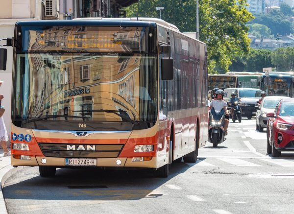 Ilustrativna promet autobus-107
