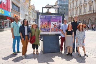 Izložba-studentskih-radova-u-sklopu-projekta-RIBIZ-a-u-suradnji-s-GKR-Rijeka-6 (1) Izložba-studentskih-radova-u-sklopu-projekta-RIBIZ-a-u-suradnji-s-GKR-Rijeka-6 (1)