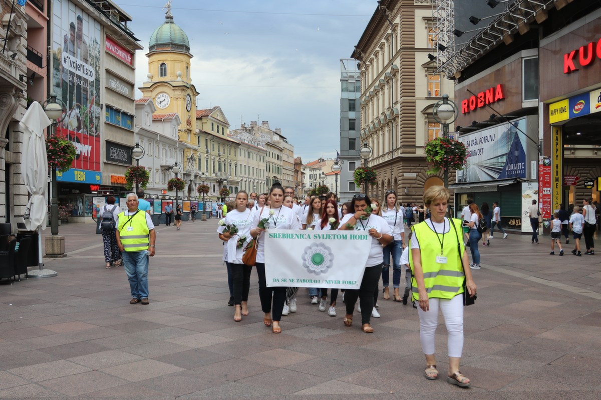Mimohod-Srebrenica-svijetom-hodi-8 Mimohod-Srebrenica-svijetom-hodi-8