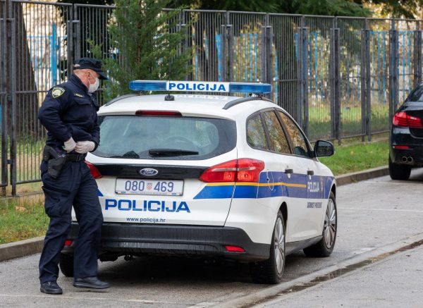 Pula: Muškarac osumnjičen za ubojstvo supruge doveden u DORH na ispitivanje