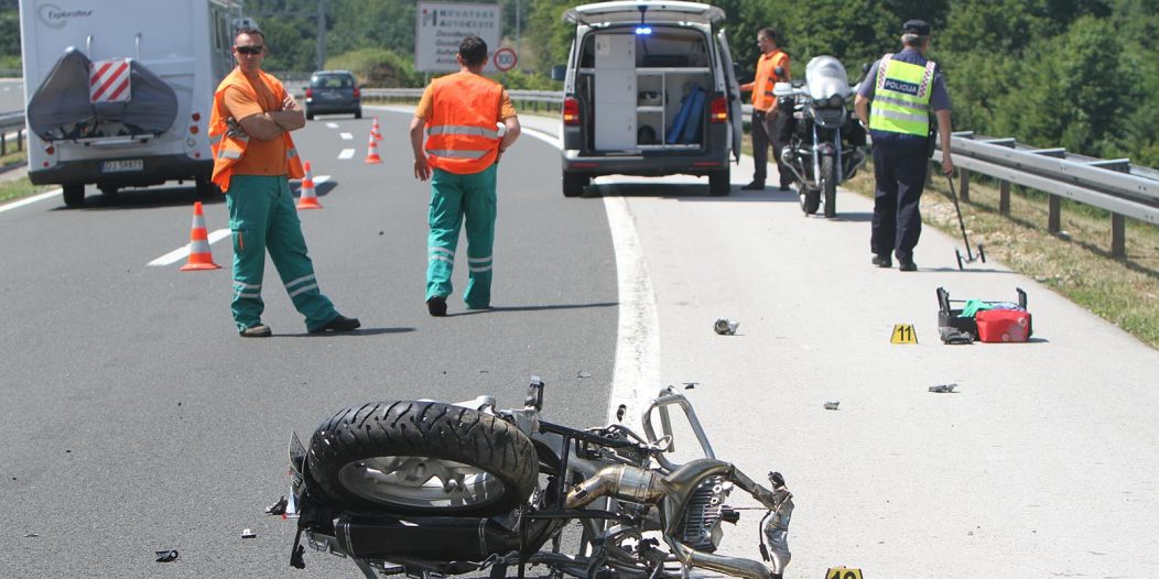 Ogulin: U prometnoj nesre?i na 68. kilometru autoceste A1 smrtno stradao motociklist Ogulin: U prometnoj nesre?i na 68. kilometru autoceste A1 smrtno stradao motociklist