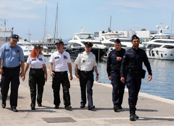 Rijeka: Strani policijski službenici iz Poljske, Njemačke i Slovačke u ophodnji gradom
