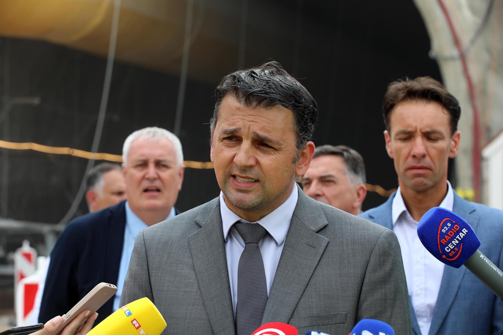 Ministar Butković u obilasku gradilišta druge cijevi Tunela Učka