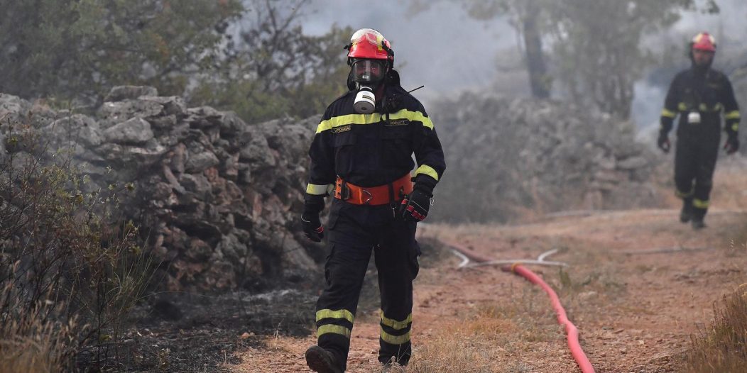 Vodice: Jutros na požarište područja Okit stigli kanaderi Vodice: Jutros na požarište područja Okit stigli kanaderi