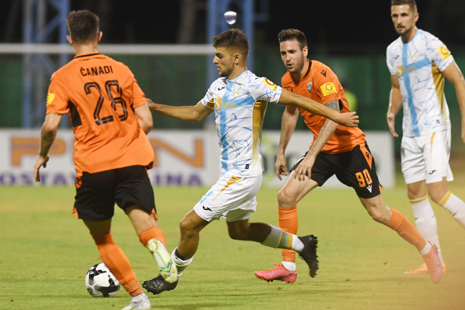 Šibenik i Rijeka sastali se u 1. kolu SuperSport HNL-a Šibenik i Rijeka sastali se u 1. kolu SuperSport HNL-a