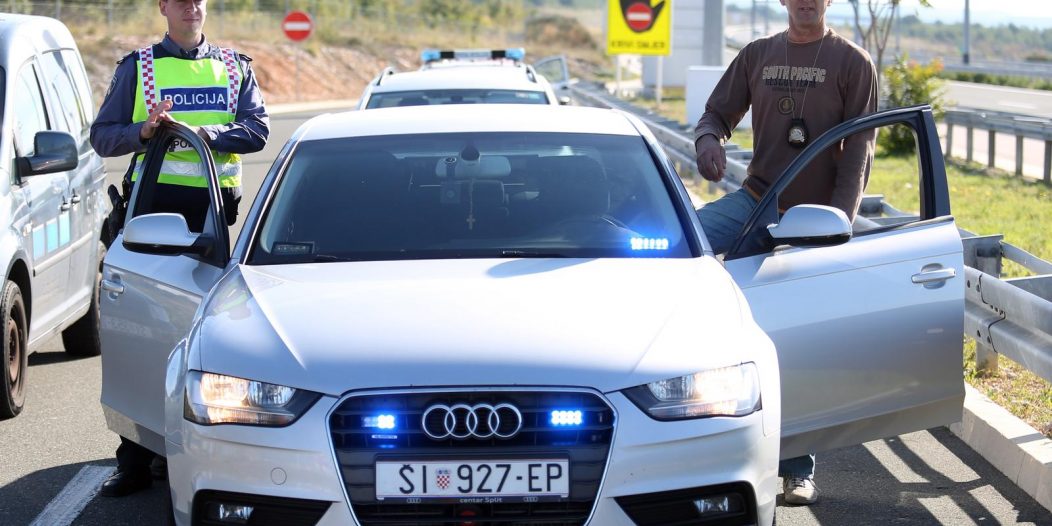 Pirovac: Policija provodi akciju 24-satnog poja?anog nadzora brzine s presreta?ima Pirovac: Policija provodi akciju 24-satnog poja?anog nadzora brzine s presreta?ima
