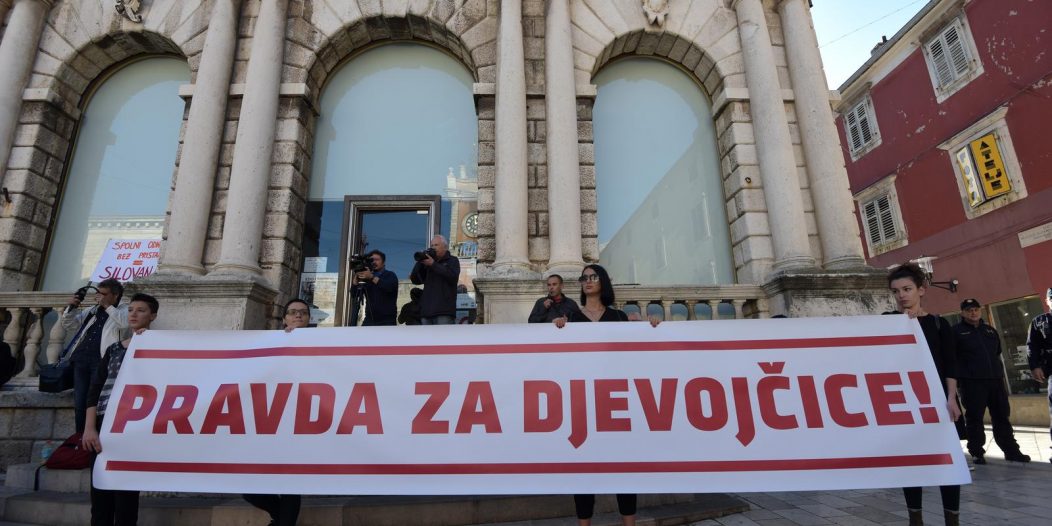 Stotinjak građana okupilo se u Zadru na prosvjedu “Pravda za djevojčice” Stotinjak građana okupilo se u Zadru na prosvjedu “Pravda za djevojčice”