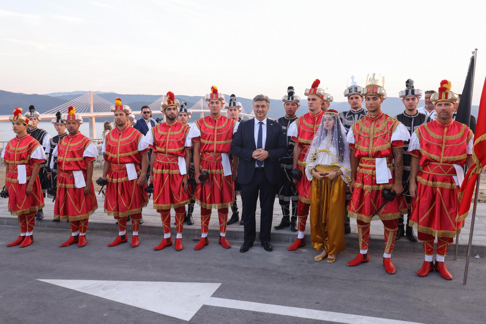 Premijer Andrej Plenković stigao na otvorenju Pelješkog mosta Premijer Andrej Plenković stigao na otvorenju Pelješkog mosta
