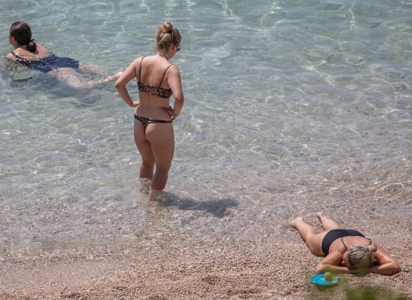 Dubrovnik: Popularna dubrovačka gradska plaža Banje puna je turista