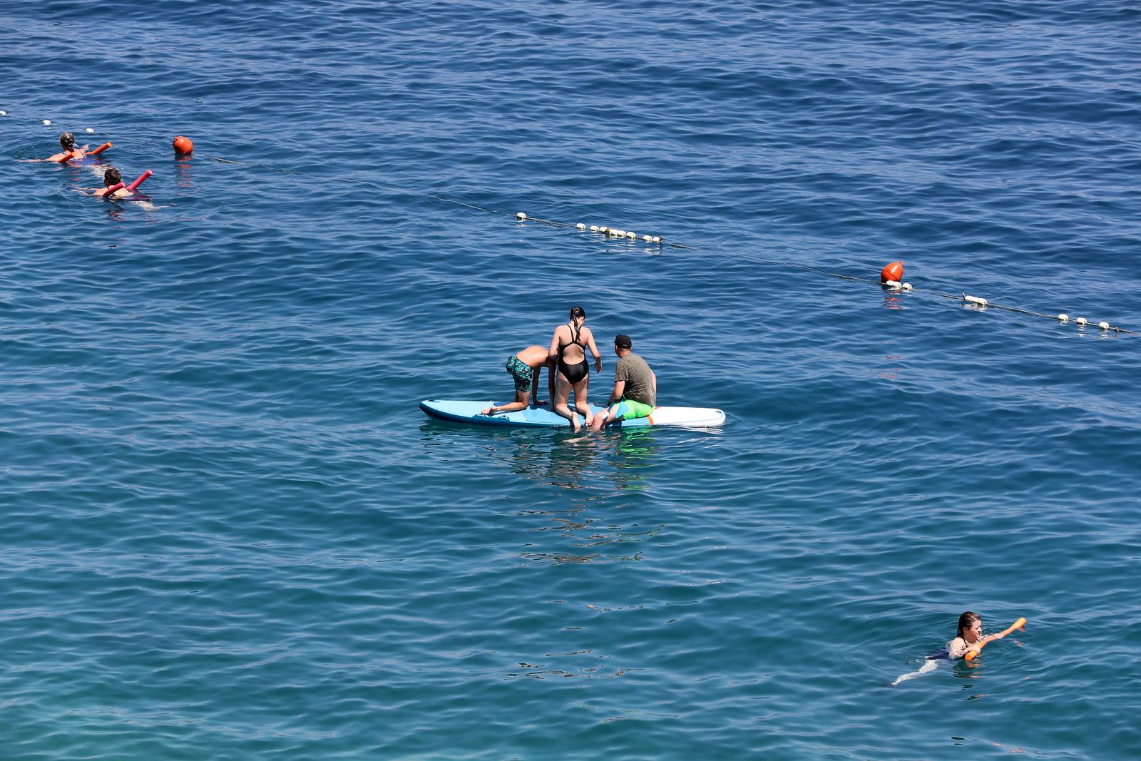 Plaža u Medveji prepuna je kupača Plaža u Medveji prepuna je kupača