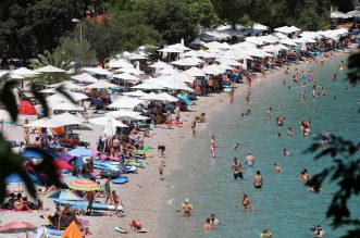 Plaža u Medveji prepuna je kupača Plaža u Medveji prepuna je kupača