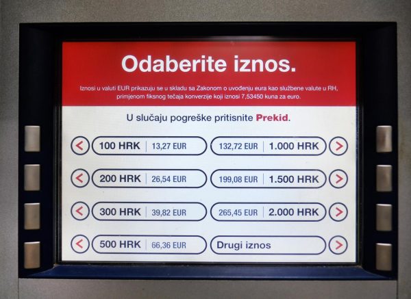 Započelo je dvojno prikazivanje valuta na bankomatima