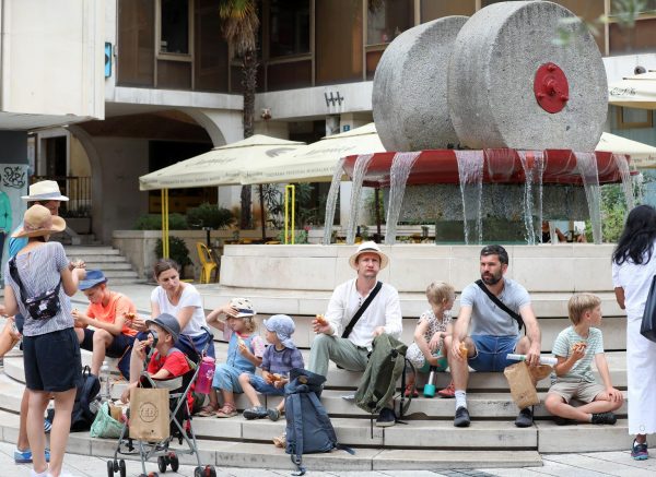 Rijeka: Turisti iskoristili kišni dan za razgledavanje grada