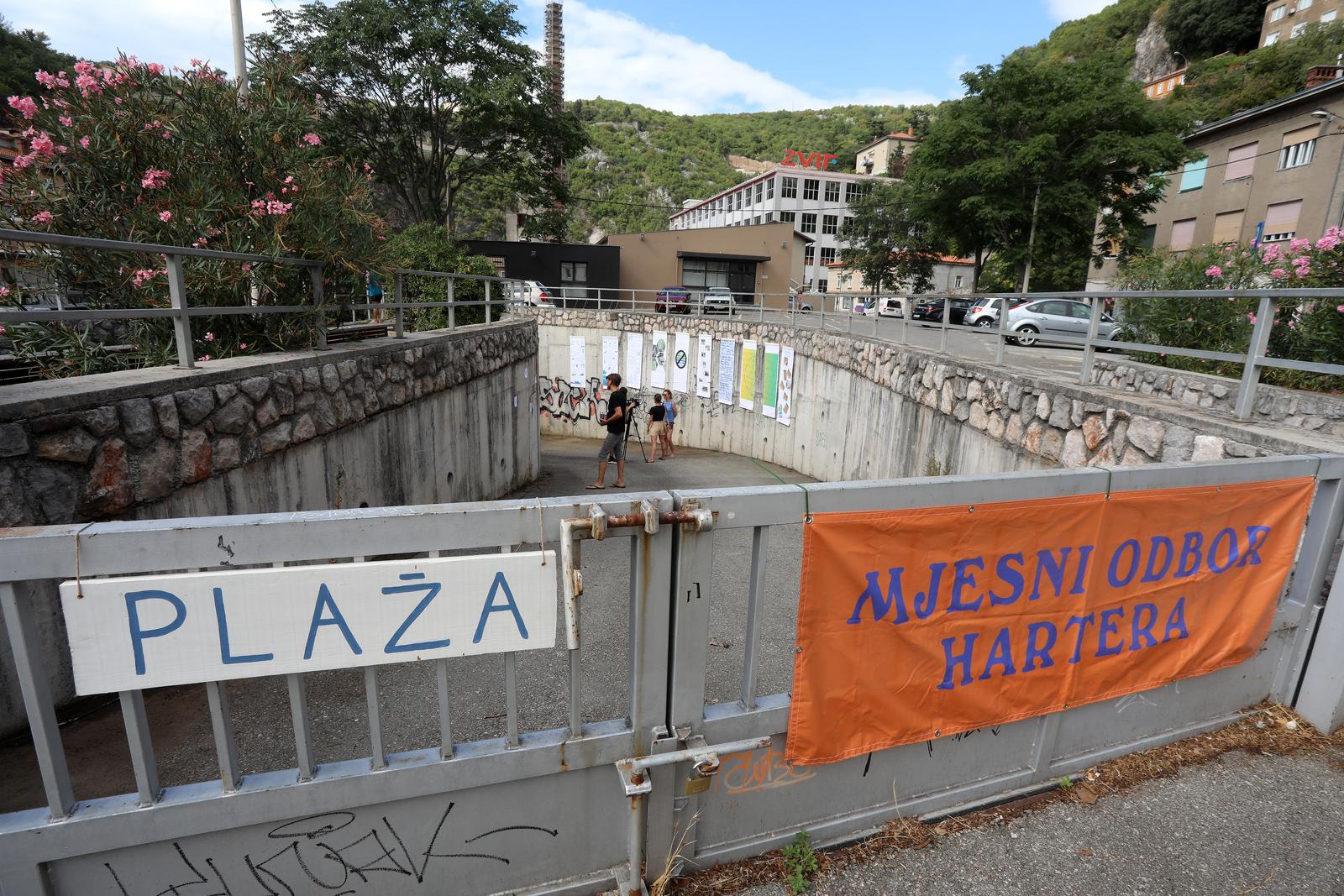 Rijeka: Otvoreno je privremeno jednodnevno kupalište i sunčalište “Plaža na Rječini”