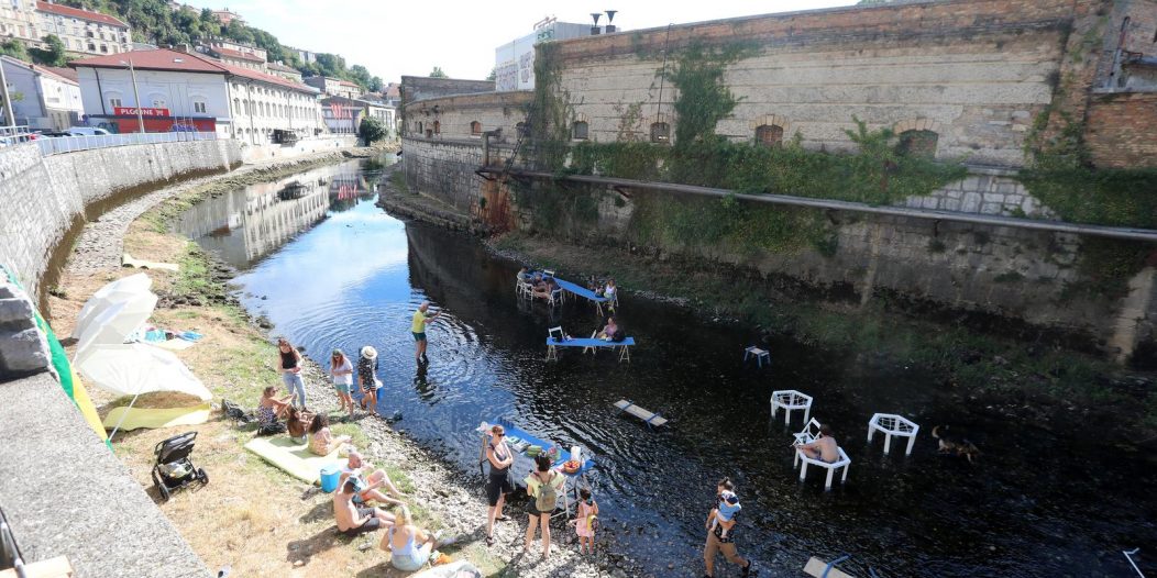 Rijeka: Otvoreno je privremeno jednodnevno kupalište i sunčalište “Plaža na Rječini” Rijeka: Otvoreno je privremeno jednodnevno kupalište i sunčalište “Plaža na Rječini”