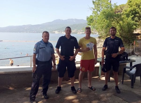policija info punkt (4)