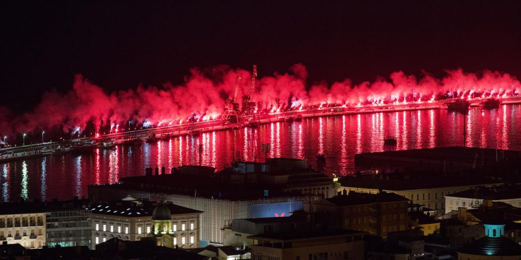 Rijeka: Bakljada Armade povodom obiljeavanja Dana pobjede i domovinske zahvalnosti Rijeka: Bakljada Armade povodom obiljeavanja Dana pobjede i domovinske zahvalnosti